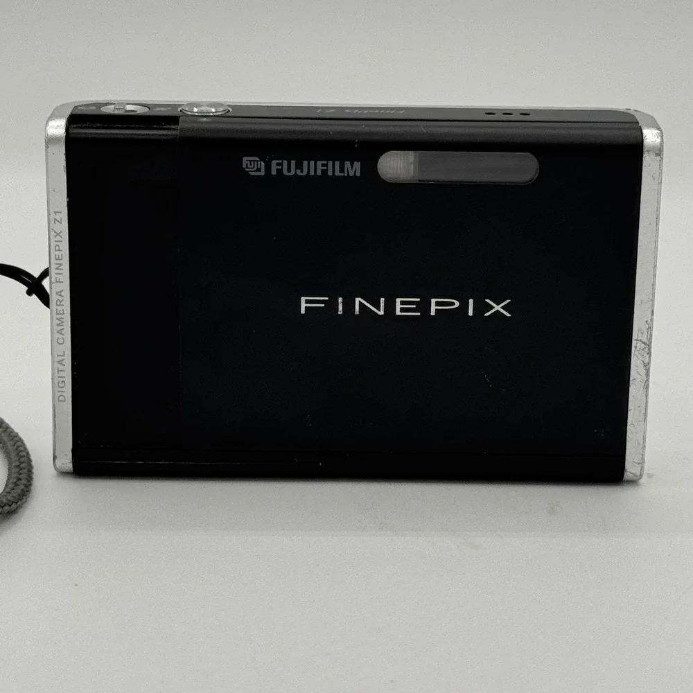 Fujifilm FinePix Z1‎ Digital Camera Black 5.1MP Super CCD 3x Optical Zoom Tested